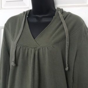 Women’s Old Navy cotton pullover hoodie.